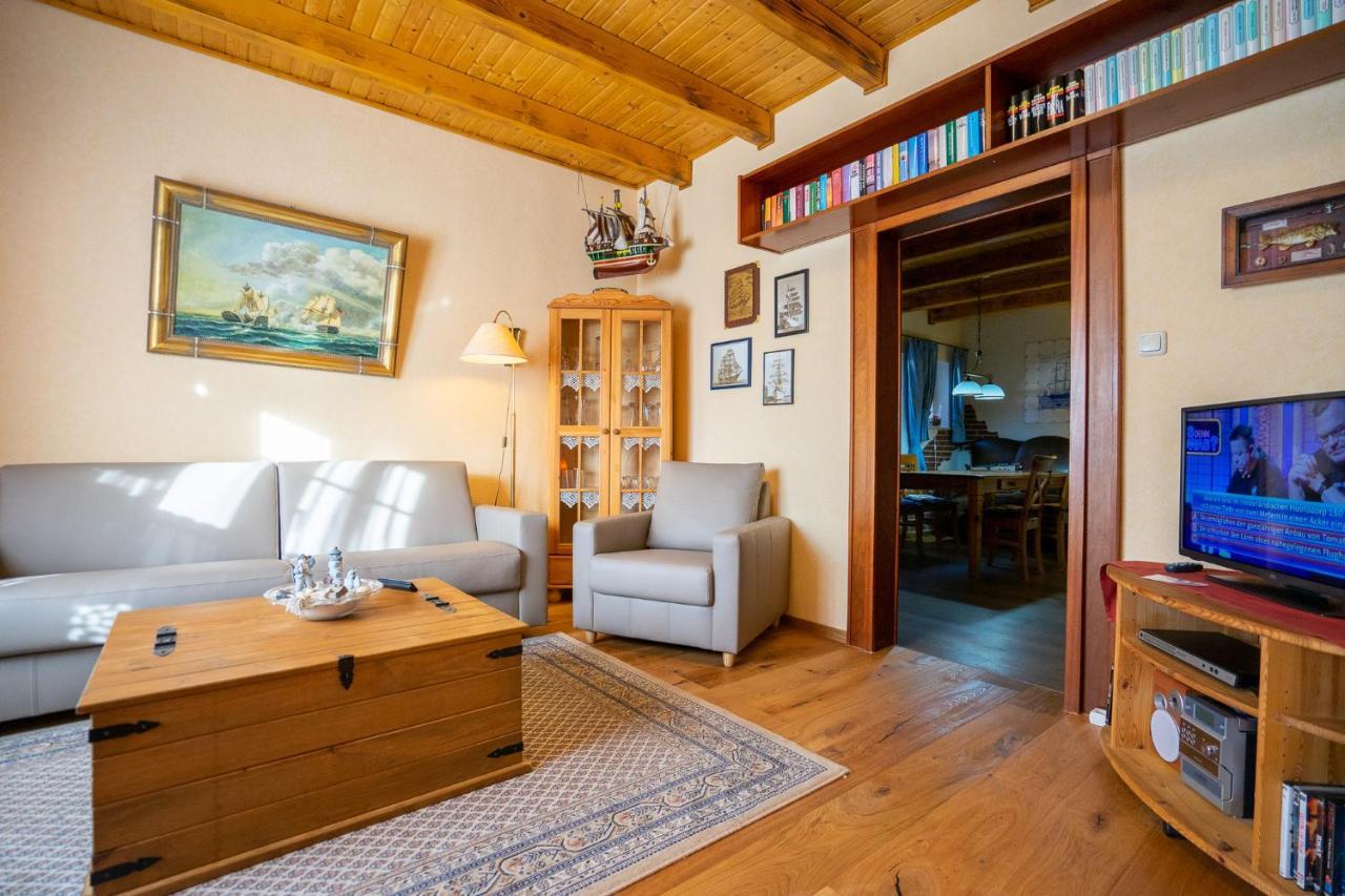 Godewind Haus Wattwurm Apartment Busum Exterior photo