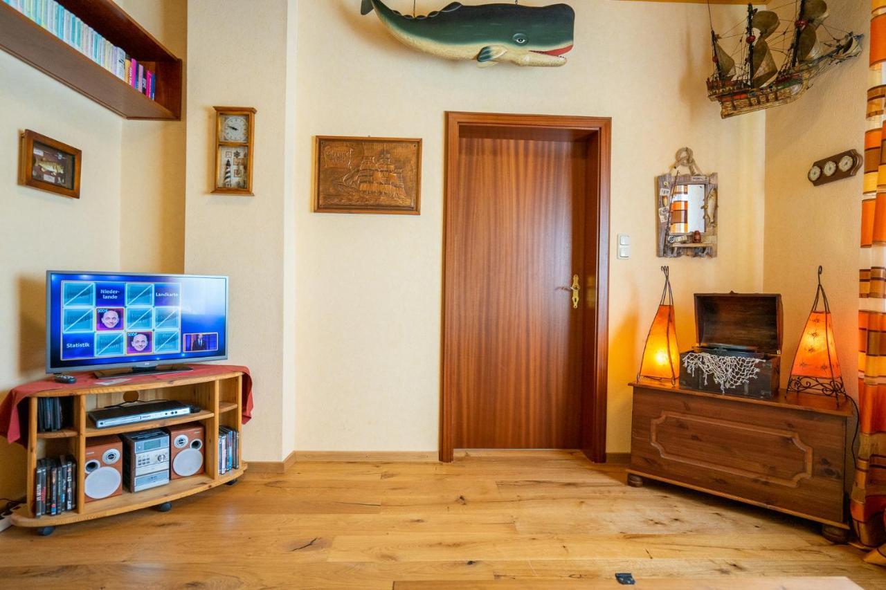 Godewind Haus Wattwurm Apartment Busum Exterior photo
