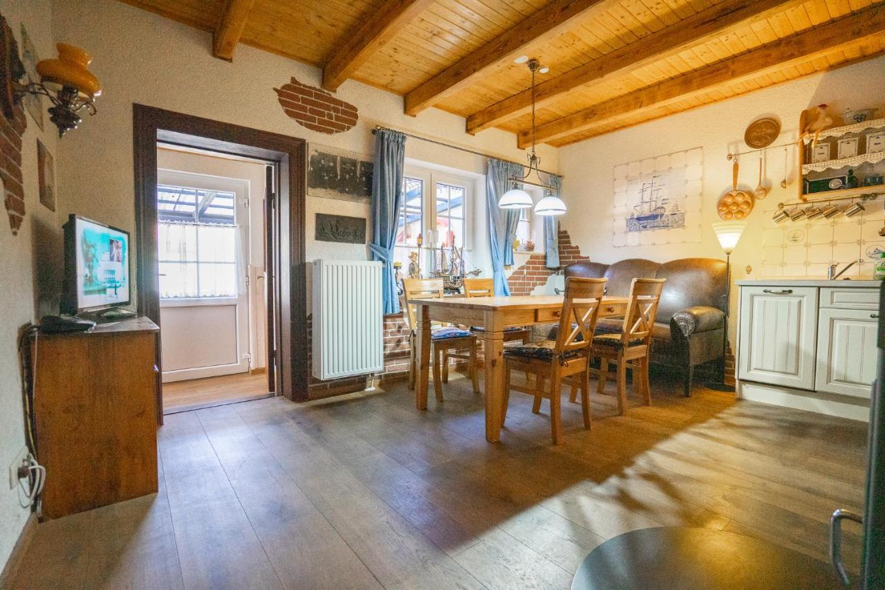 Godewind Haus Wattwurm Apartment Busum Exterior photo