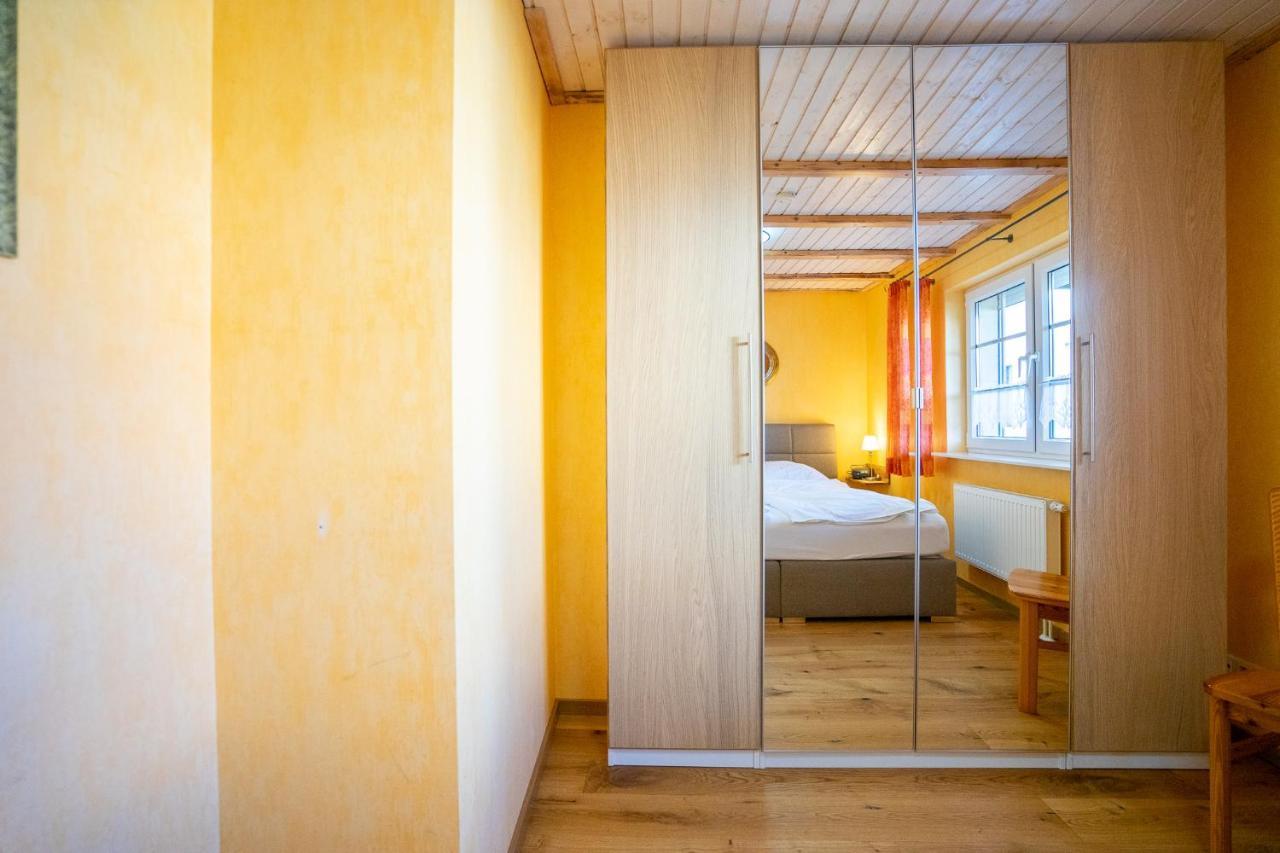 Godewind Haus Wattwurm Apartment Busum Exterior photo